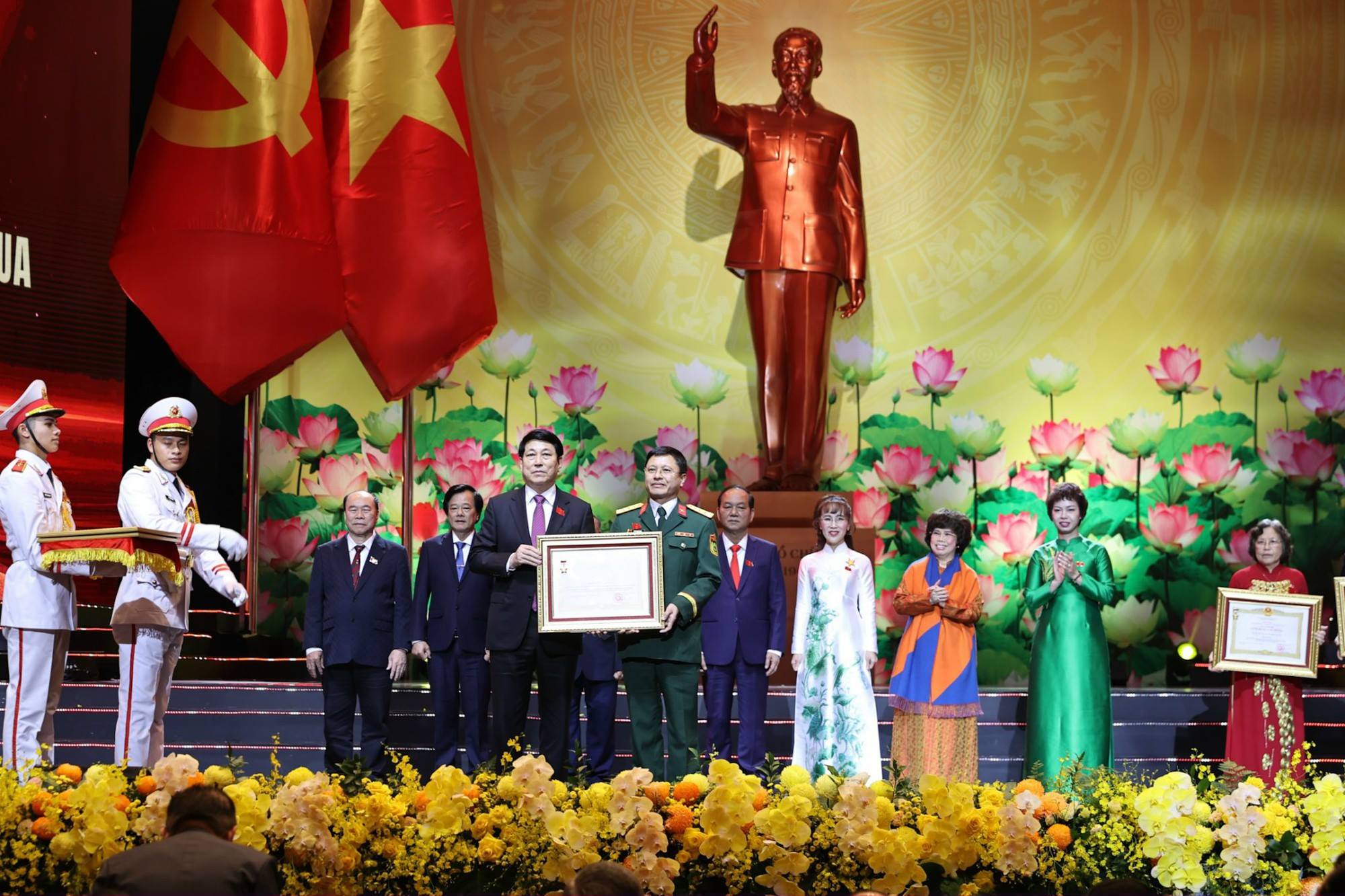 anh tin bai